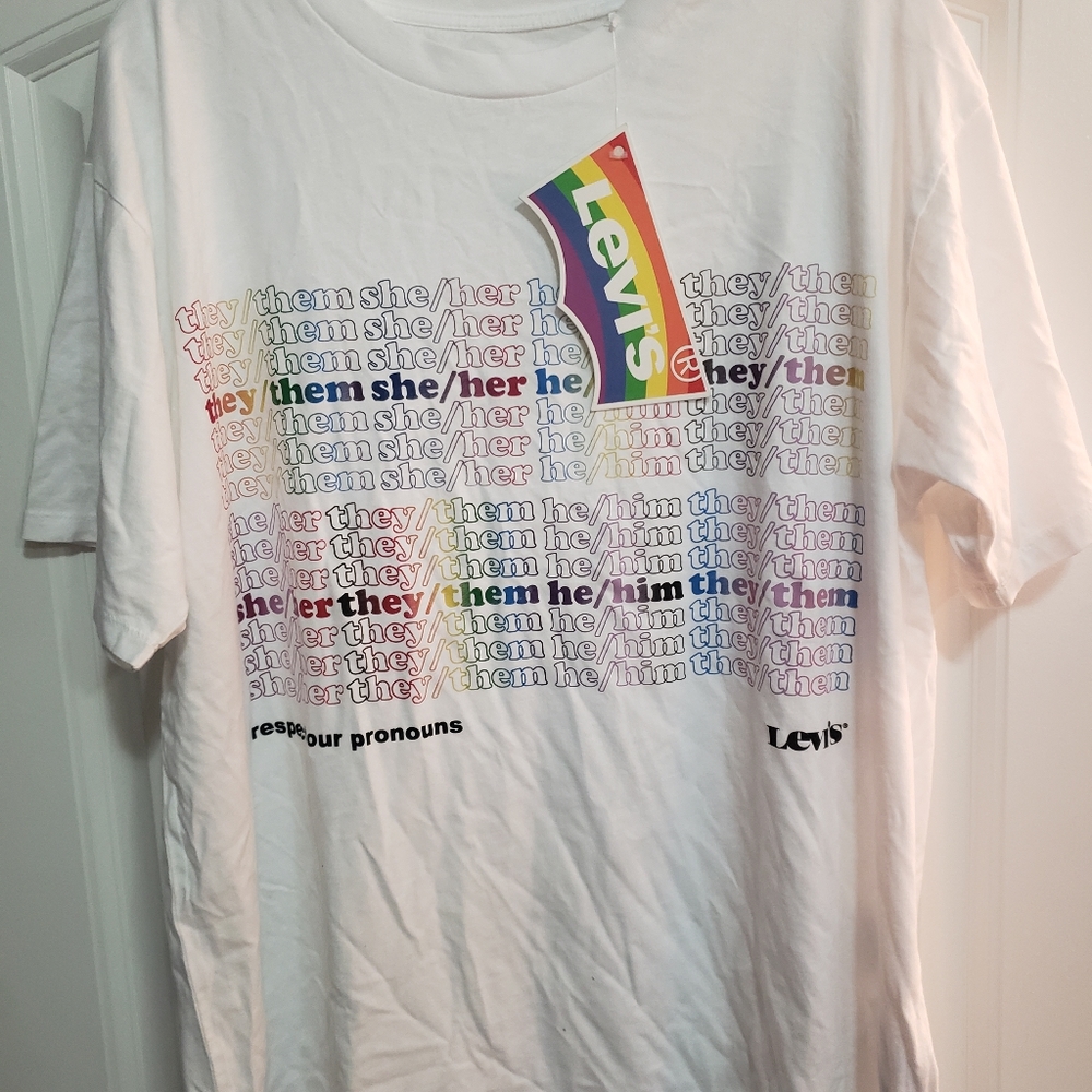 Levi's LGBTQ+ 🏳️‍🌈pride shirt 🌈